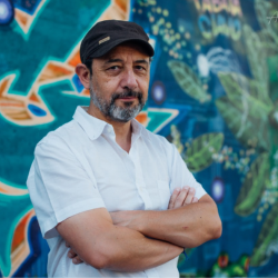 Daniel Muñoz y Los Marujos presentan “También es Cueca” en el Teatro Regional del Maule.