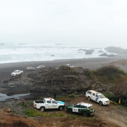 Segunda jornada de búsqueda tras volcamiento de embarcación en la costa de Vichuquén.
