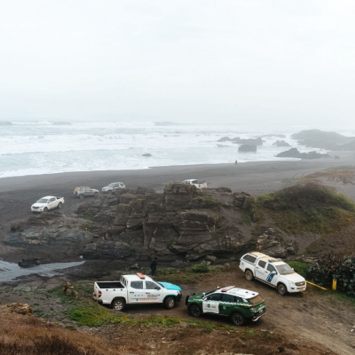 Segunda jornada de búsqueda tras volcamiento de embarcación en la costa de Vichuquén.