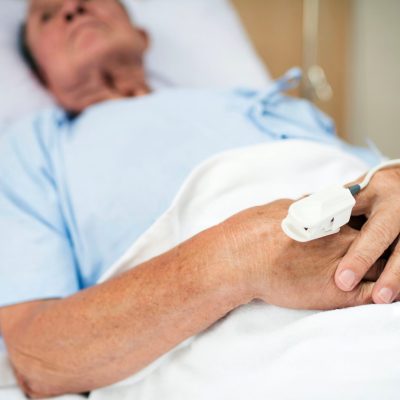 SALUD: Pacientes abandonados en hospital evidencian crisis de cuidado en Chile.