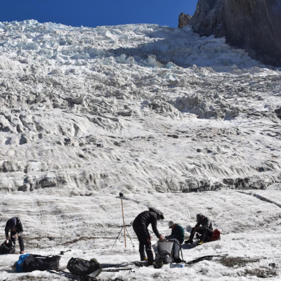 Glaciar Universidad perdió en un año equivalente a consumo anual de agua de ciudad de 580 mil habitantes.