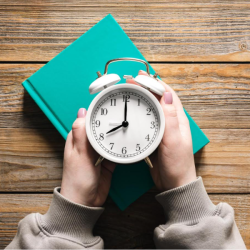 Cambio de hora puede afectar la salud y profundizar desigualdades territoriales en Chile.