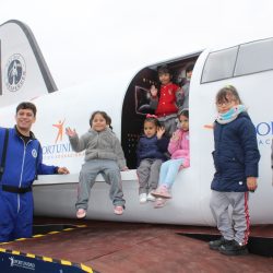 EDUCACIÓN: Campaña “Haz que Despeguen, ”Asistir a clases para tocar las estrellas.