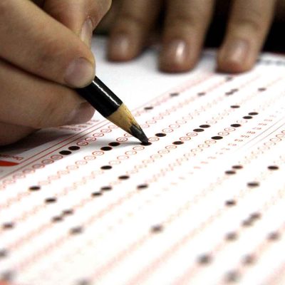 Más allá del puntaje PAES: la familia como base invisible de la educación superior.