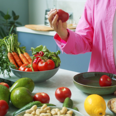 SALUD: Cinco estrategias para comer saludable sin gastar de más, no siempre es más caro.