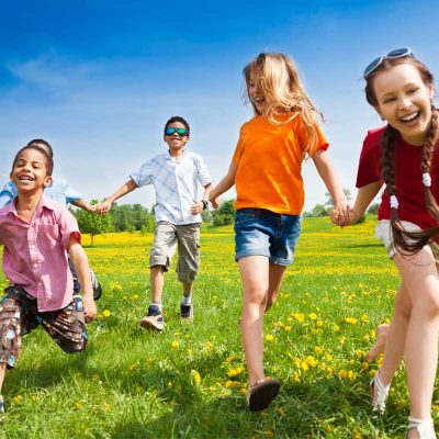 ¿Qué tan importante es que los niños jueguen? Favorece el desarrollo físico, cognitivo, emocional y social.