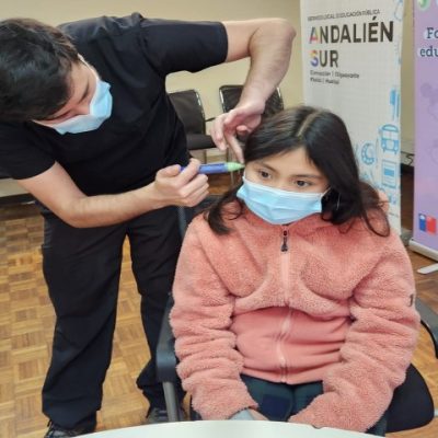 JUNAEB y UTalca entregaron ayudas técnicas auditivas a estudiantes de la Región del Maule.