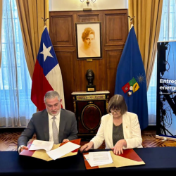 CGE y Universidad de Chile materializan importante convenio de colaboración técnica y académica.