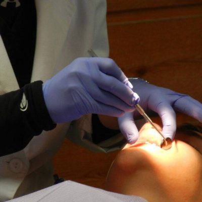 5 señales de que necesitas una limpieza bucal urgente, detección temprana marca la diferencia.