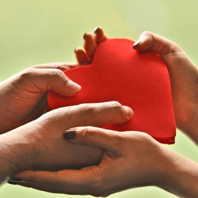 Donación de órganos en Chile: un compromiso de vida, cerca de 2000 pacientes esperan un órgano.