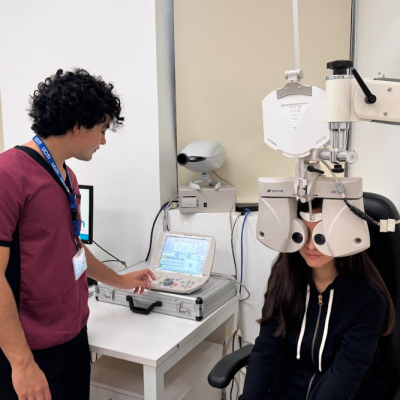 SALUD VISUAL: El Centro Oftalmológico UCM comenzó el 2021 a evaluar pacientes.