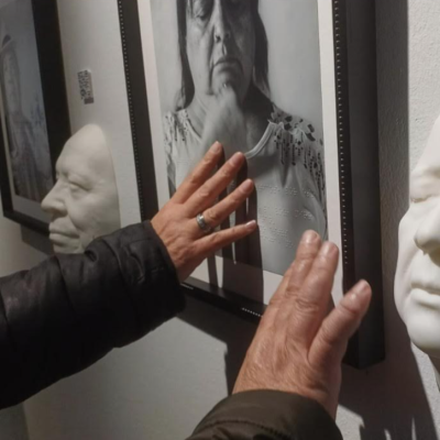 Autorretrato ciego, exhibición multisensorial e inclusiva gratuita en Talca hasta el 22 de noviembre.