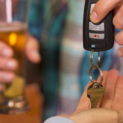 La pésima mezcla de beber y conducir, en 2024  hubo1.546 accidentes de tránsito y 61 fallecidos.