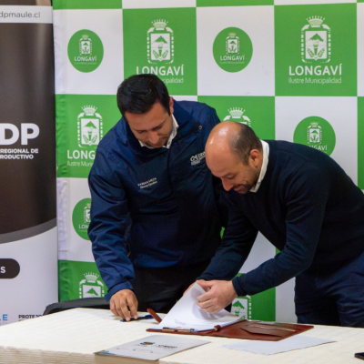 Longaví: CRDP y Municipio firman convenio para fortalecer emprendimiento y capacitación en el Maule.