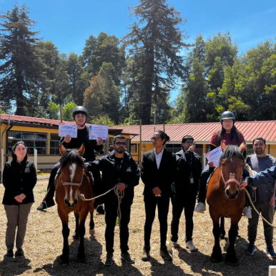 Piloto de equinoterapia del programa HPV de JUNAEB  realiza cierre  comunal en Molina.