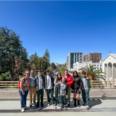TALCA: Alumnos de Esc. Carlos Spano conocen Gobierno Regional en recorrido guiado por gobernador.