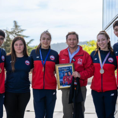 Gobernador del Maule recibe a Club Kaif Curicó tras exitosa participación en Panamericano de Gimnasia Aeróbica.