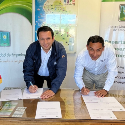 CRDP Maule y Municipalidad de Empedrado firman convenio para fortalecer desarrollo local.