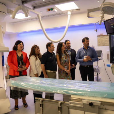 SALUD: Gobernador del Maule visita nuevo angiógrafo del Hospital Regional de Talca.