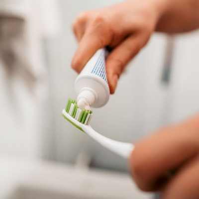 ¿Dónde debemos guardar el cepillo de dientes? Para proteger la salud y evitar infecciones.