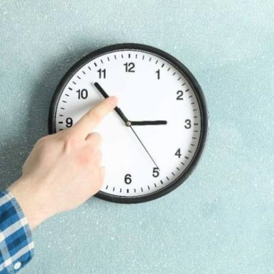 Cambio de hora el 6 de septiembre: 5 tips para adaptarse sin afectar la salud y el descanso.