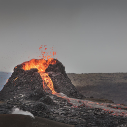 Si tierra tiembla los volcanes despiertan: lecciones desde Rusia, para un Chile sísmico.