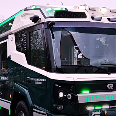 INÉDITO: Primer carro de bomberos eléctrico llegará a Chile a fines de enero de 2025.