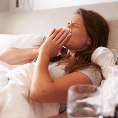 SALUD: ¿Por qué las y los adultos se enferman más fuerte con los virus de los niños?