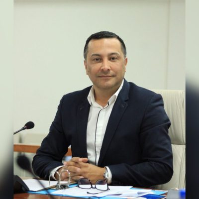 Consejero Regional del Maule es sorprendido conduciendo bajo los efectos del alcohol, tras chocar.