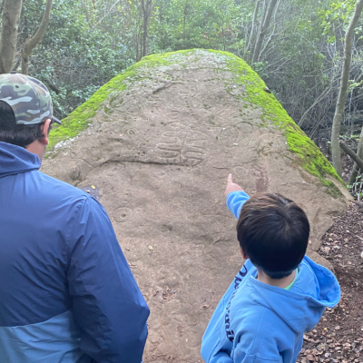 Trekking cultural al Cerro Quiñe permitió poner en valor vestigios patrimoniales.