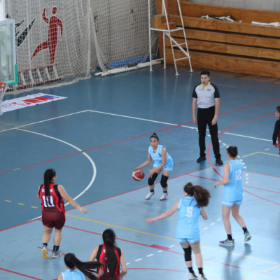 Equipos maulinos iniciaron participación en Nacional de básquetbol U-17 de los JDE.