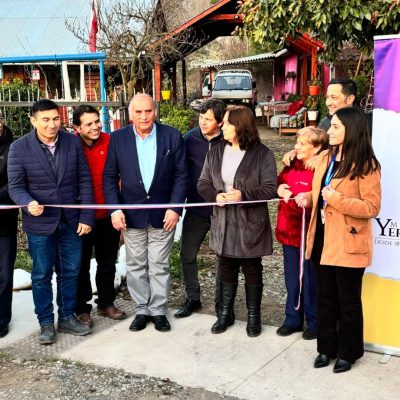 Inauguran proyectos de reposición de veredas y de luminarias en la comuna de Yerbas Buenas.