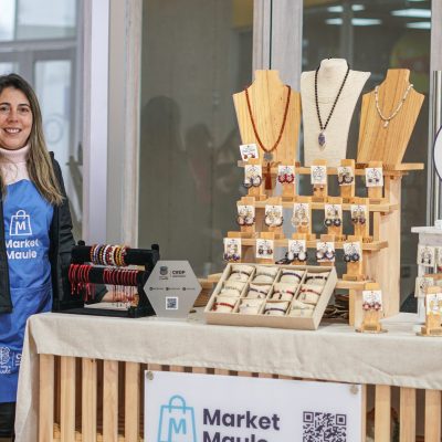 “Cona Piedras” emprendimiento Market Maule que se abre espacio con diseños personalizados.